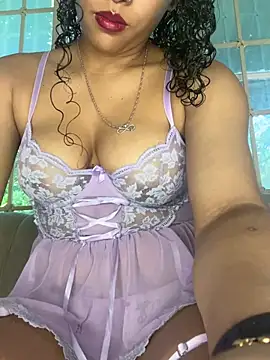 Snapshot of SophieD chatting on February 16, 1:18 pm SophieD online show from February 16, 1:18 pm