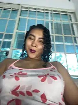 Snapshot of SophieD chatting on February 17, 11:50 am SophieD online show from February 17, 11:50 am