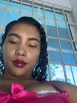 Snapshot of SophieD chatting on February 18, 12:23 pm SophieD online show from February 18, 12:23 pm