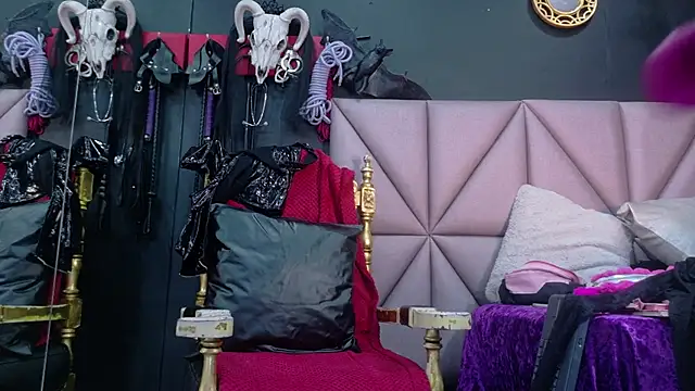 EvaSabath online show from October 18, 9:04 pm