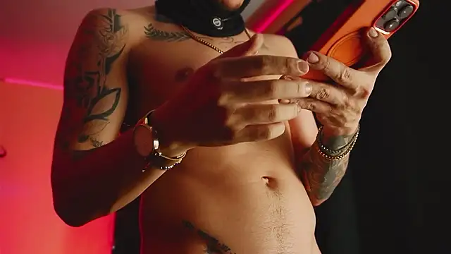 AlphaMasterXxx online show from March 30, 5:41 am