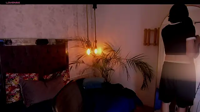 mysterius boy online show from December 21, 8:27 pm