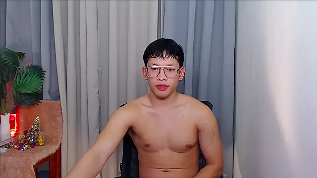 Snapshot of pinkcock_froi2305 chatting on October 18, 9:10 am pinkcock froi2305 online show from October 18, 9:10 am
