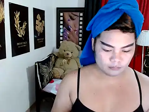 Snapshot of TSbrianaHugeCock chatting on May 1, 1:37 pm TSbrianaHugeCock online show from May 1, 1:37 pm