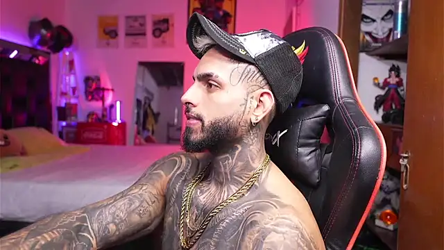 logan hugh8 online show from April 1, 12:39 pm