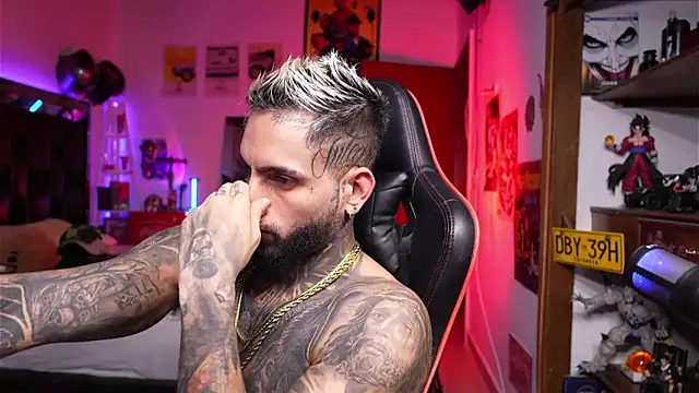 logan hugh8 online show from April 7, 7:31 am