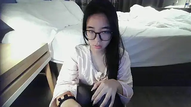 luluya1314 online show from October 25, 8:11 am