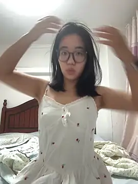 Snapshot of luluya1314 chatting on July 2, 8:20 am luluya1314 online show from July 2, 8:20 am