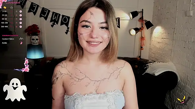 Dark Moni online show from October 31, 8:48 am