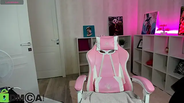 lasly moon online show from September 19, 7:21 am