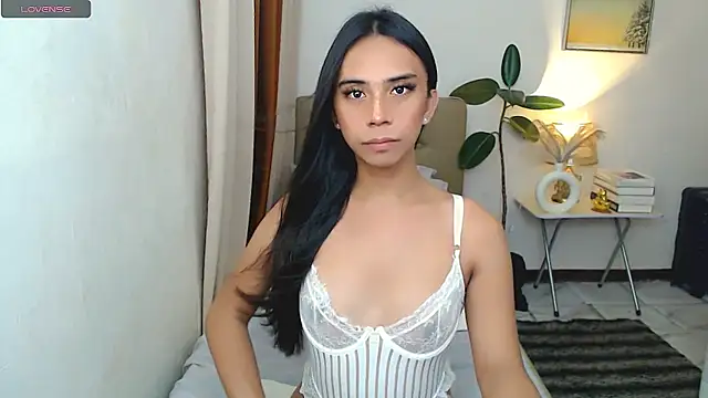 Snapshot of scarlet_smith7 chatting on July 6, 1:35 am scarlet smith7 online show from July 6, 1:35 am