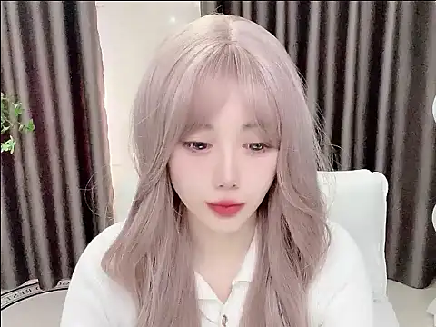 Snapshot of springA chatting on March 3, 7:25 am springA online show from March 3, 7:25 am