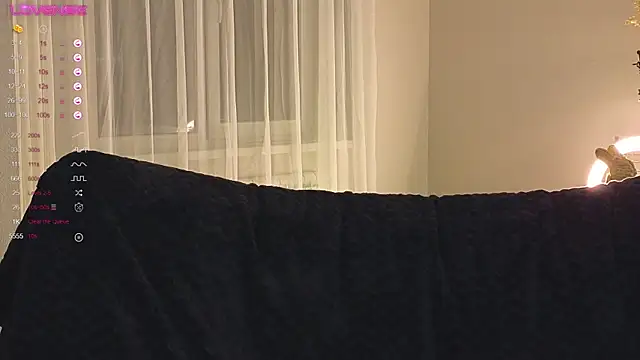 NyxaThorn online show from October 27, 2:43 pm