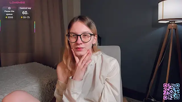 SharylSmalt online show from February 6, 1:10 am