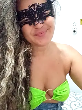 Snapshot of RaphinhaSanches chatting on October 24, 12:01 pm RaphinhaSanches online show from October 24, 12:01 pm