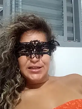 Snapshot of RaphinhaSanches chatting on December 2, 9:25 am RaphinhaSanches online show from December 2, 9:25 am