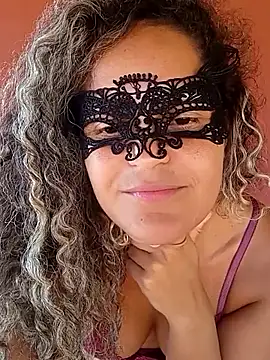 Snapshot of RaphinhaSanches chatting on December 5, 11:52 am RaphinhaSanches online show from December 5, 11:52 am