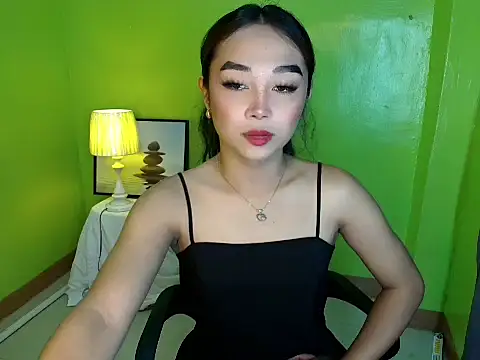 Snapshot of SultryCyraFoxmore chatting on February 20, 1:55 pm SultryCyraFoxmore online show from February 20, 1:55 pm