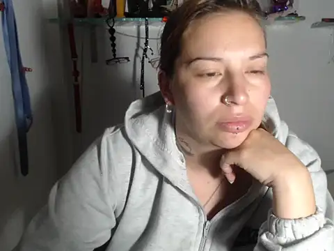 cloequeen15 online show from September 24, 10:51 am