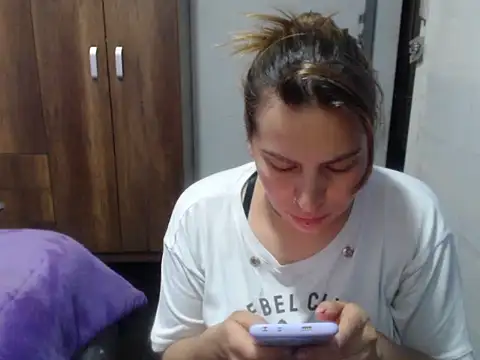 cloequeen15 online show from November 11, 5:46 pm