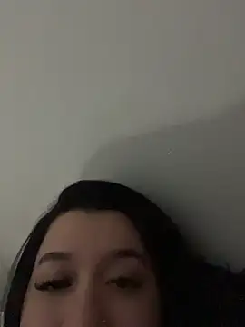 Aliciawhitee online show from April 28, 4:39 am