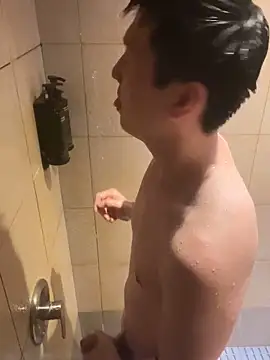 Snapshot of maxime0928 chatting on December 14, 5:02 am maxime0928 online show from December 14, 5:02 am