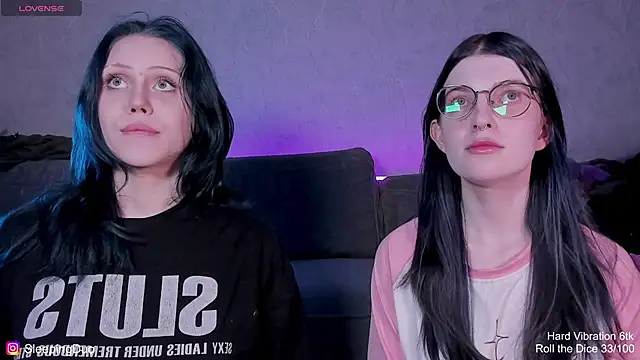 Snapshot of Threesomebabes chatting on June 22, 8:06 pm Threesomebabes online show from June 22, 8:06 pm