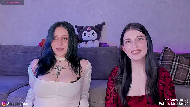 Snapshot of Threesomebabes chatting on July 3, 12:11 pm Threesomebabes online show from July 3, 12:11 pm