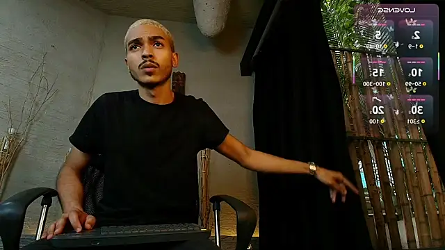 Snapshot of MarcusRain_ chatting on October 15, 7:25 pm MarcusRain online show from October 15, 7:25 pm