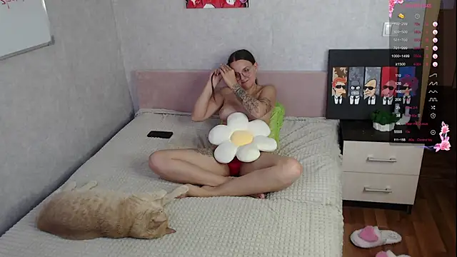Snapshot of Violetwin chatting on October 20, 10:49 am Violetwin online show from October 20, 10:49 am