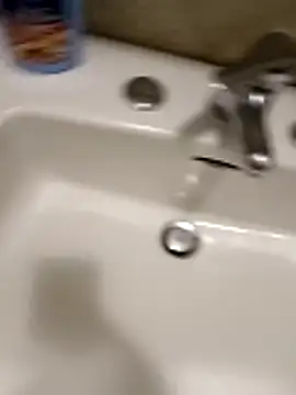 Snapshot of Empi19cm chatting on February 20, 1:46 am Empi19cm online show from February 20, 1:46 am