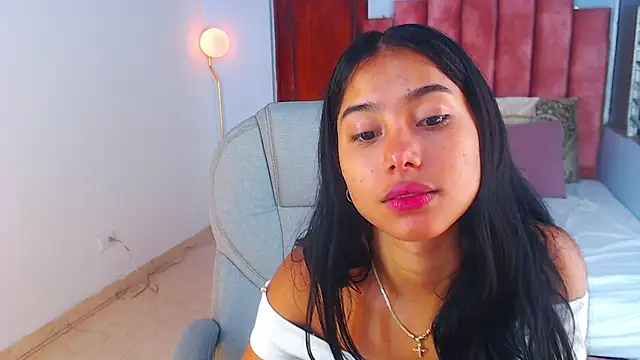 Milaa Star  online show from October 3, 4:20 am