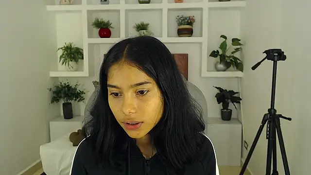 Snapshot of Milaa_Star_ chatting on February 7, 4:05 am Milaa Star online show from February 7, 4:05 am