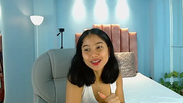 Snapshot of Milaa_Star_ chatting on February 11, 4:06 am Milaa Star online show from February 11, 4:06 am