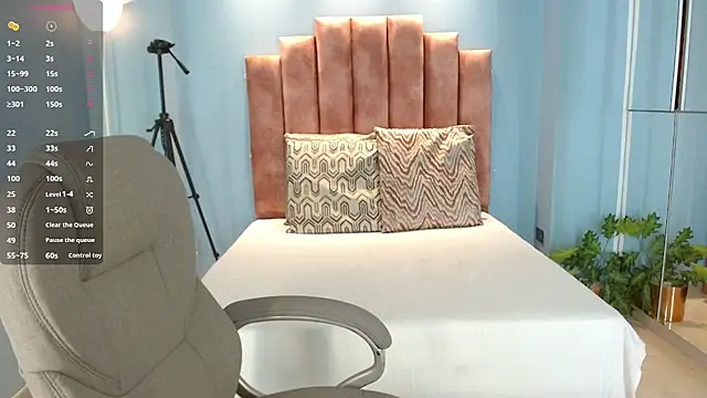 Snapshot of Milaa_Star_ chatting on February 24, 3:48 am Milaa Star online show from February 24, 3:48 am