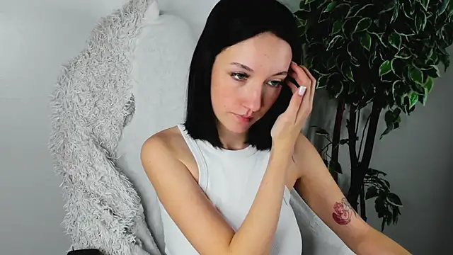 Snapshot of EileenMoores chatting on October 4, 8:12 am EileenMoores online show from October 4, 8:12 am