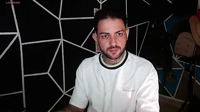 nicolastorres99 online show from October 31, 2:23 am