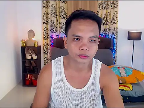 Snapshot of XExtraServiceManX chatting on September 21, 3:30 am XExtraServiceManX online show from September 21, 3:30 am