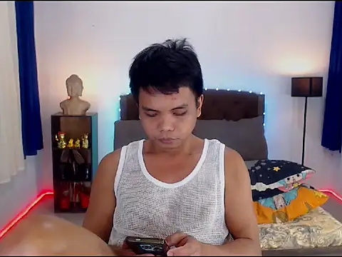 Snapshot of XExtraServiceManX chatting on October 22, 4:07 pm XExtraServiceManX online show from October 22, 4:07 pm