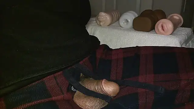 Snapshot of GRiZZLYBONE chatting on October 14, 6:03 am GRiZZLYBONE online show from October 14, 6:03 am