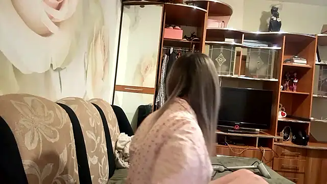 Snapshot of Aglaya228 chatting on April 10, 3:50 pm Aglaya228 online show from April 10, 3:50 pm