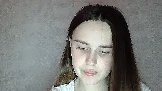 Snapshot of SweetLoraa chatting on June 5, 4:02 pm SweetLoraa online show from June 5, 4:02 pm