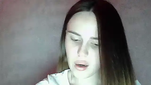 Snapshot of SweetLoraa chatting on June 8, 7:47 pm SweetLoraa online show from June 8, 7:47 pm