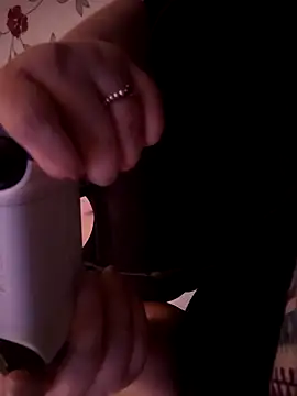 Snapshot of itsCuteTits chatting on November 6, 12:50 pm itsCuteTits online show from November 6, 12:50 pm