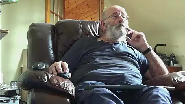 Snapshot of janzer13 chatting on September 16, 1:34 pm janzer13 online show from September 16, 1:34 pm