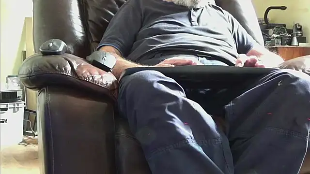 Snapshot of janzer13 chatting on September 17, 11:56 am janzer13 online show from September 17, 11:56 am