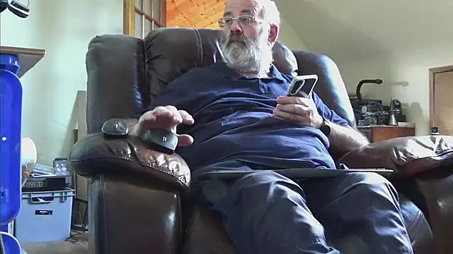 Snapshot of janzer13 chatting on September 22, 1:13 pm janzer13 online show from September 22, 1:13 pm