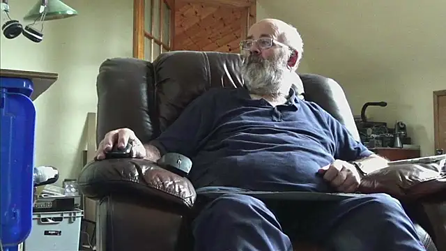 Snapshot of janzer13 chatting on September 30, 2:00 pm janzer13 online show from September 30, 2:00 pm