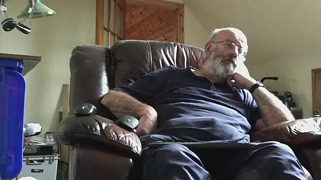 Snapshot of janzer13 chatting on October 2, 1:29 pm janzer13 online show from October 2, 1:29 pm