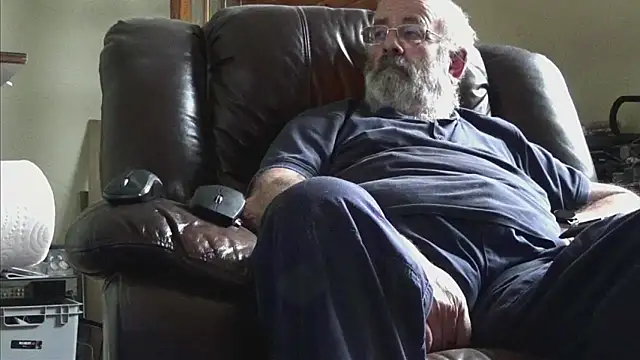 Snapshot of janzer13 chatting on October 18, 1:01 pm janzer13 online show from October 18, 1:01 pm